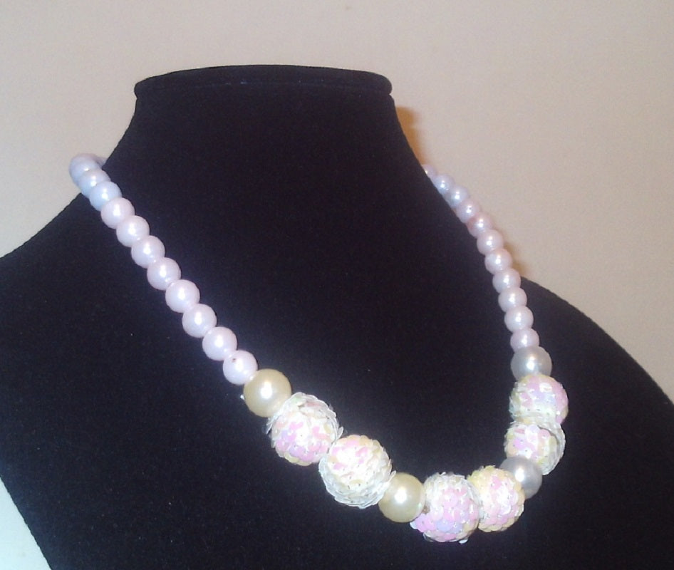 White Glitter Beads Design Necklace