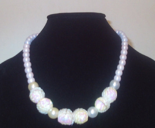 White Glitter Beads Design Necklace