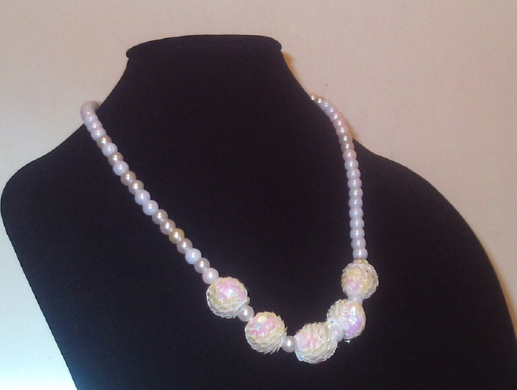 White Glitter Beads Design Necklace