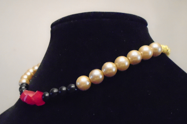 Golden White and Red Beads Necklace and Bracelet Set