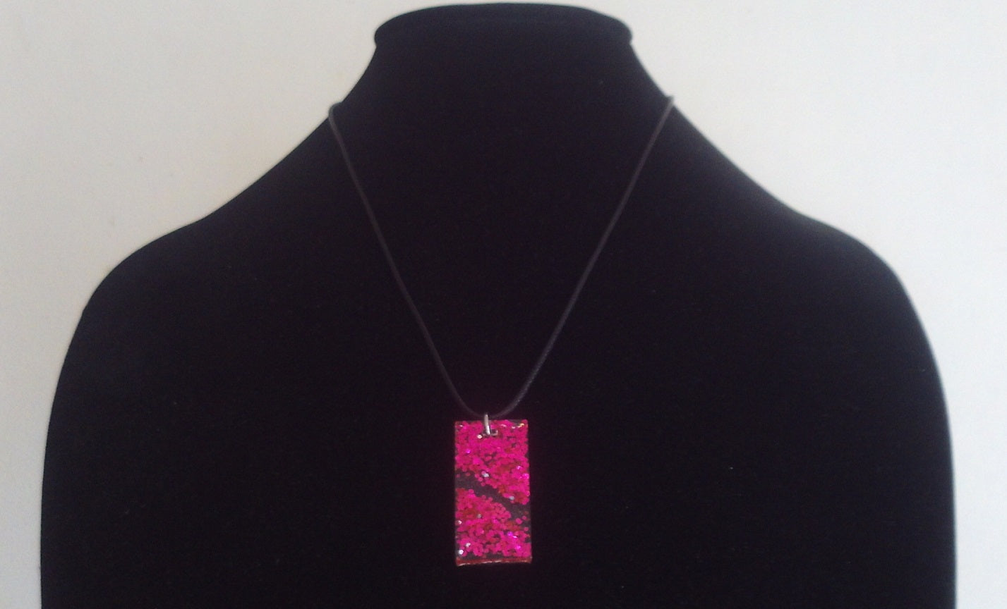 Dark Pink Resign Design Necklace